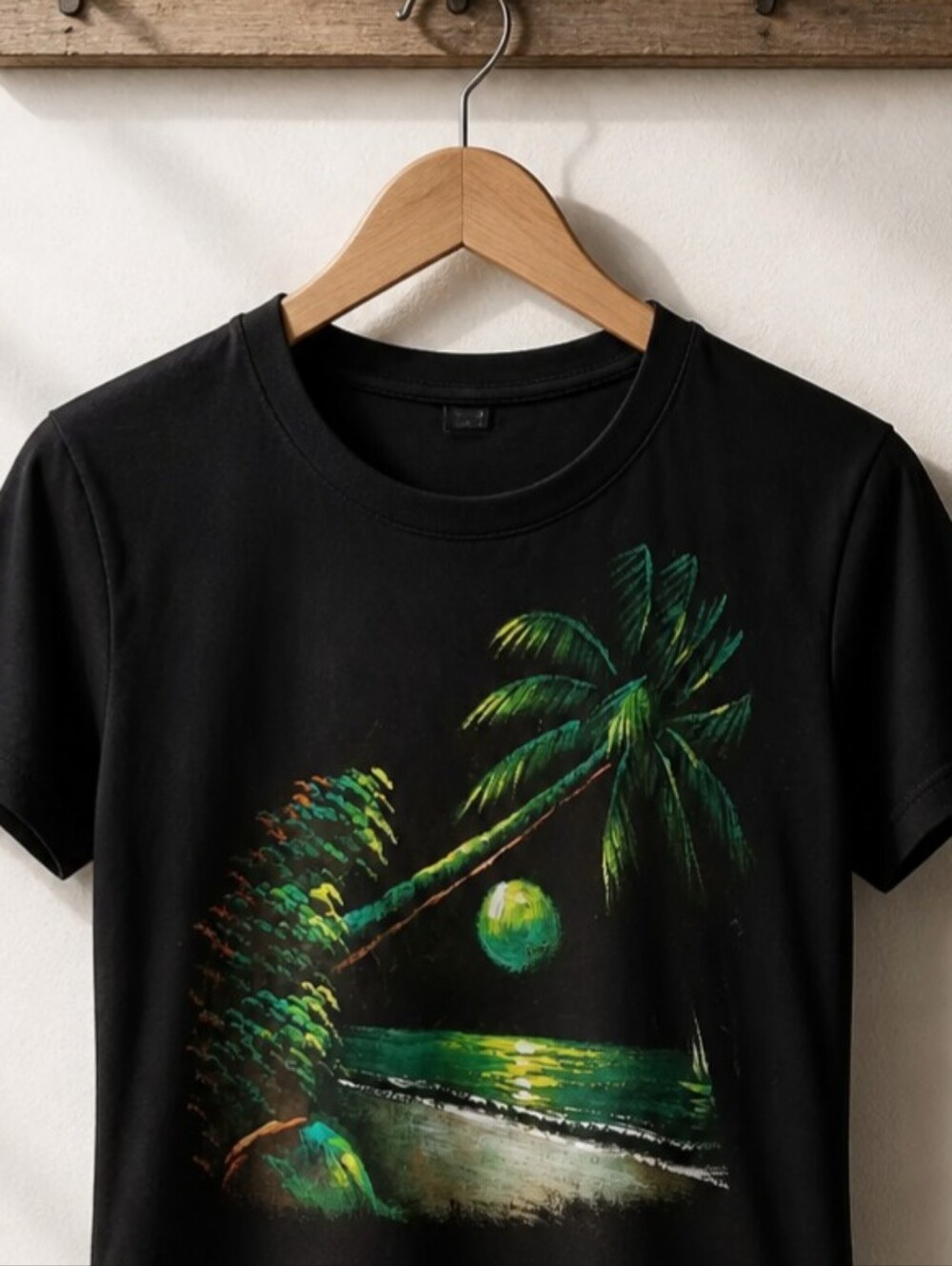 Beautiful Hand Painted Size XL Fitted Black Ladies Tropical Design Tee NWT